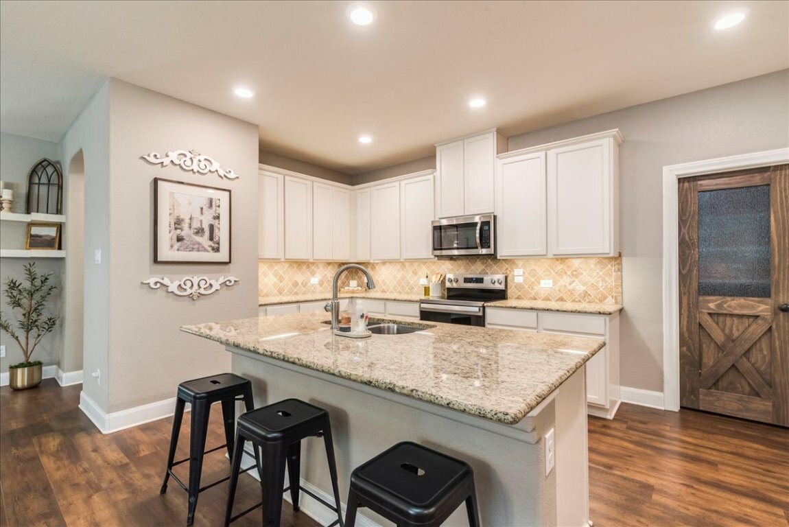Property Photo: 1060 Verna Brooks Way TX 78640