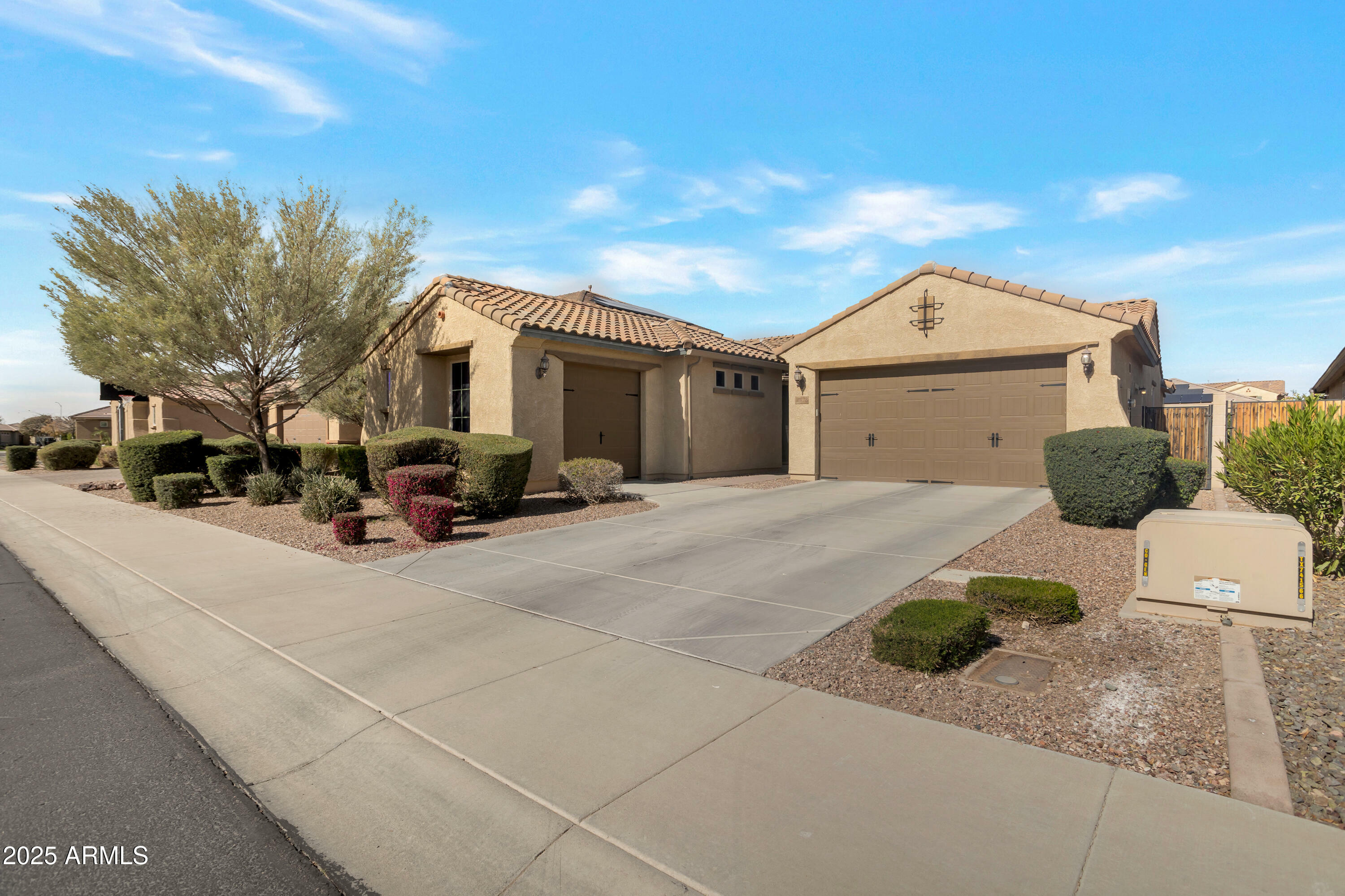 Property Photo:  10778 W Whitehorn Way  AZ 85383 