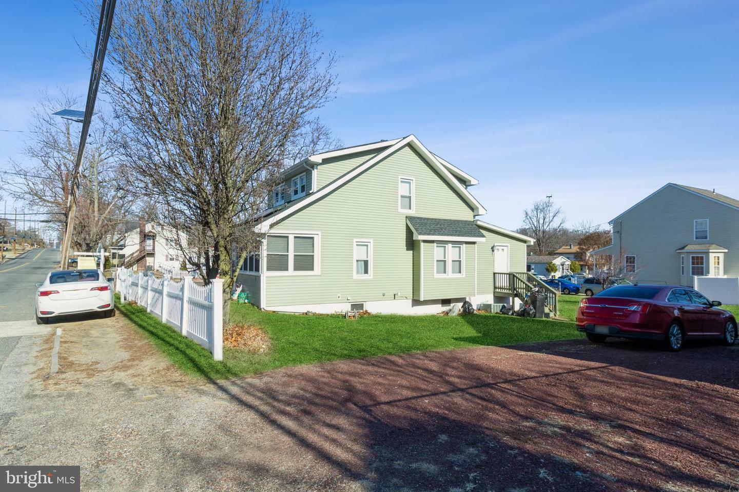 Property Photo:  1530 Derousse Avenue  NJ 08110 