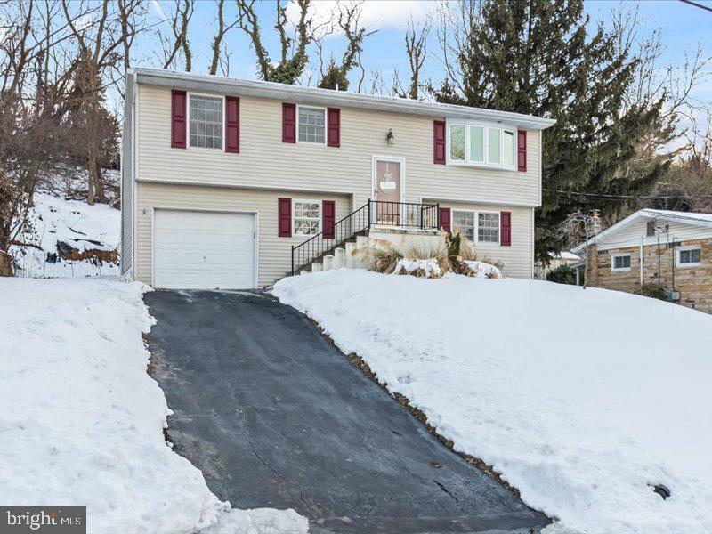 Property Photo:  81 Pleasantview Terrace  PA 17070 