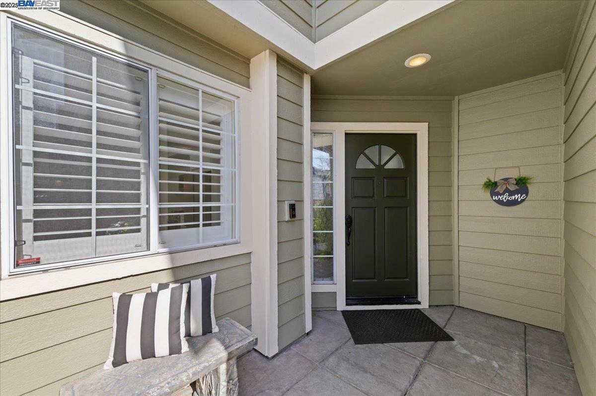 Property Photo:  718 Winterside Cir  CA 94583 