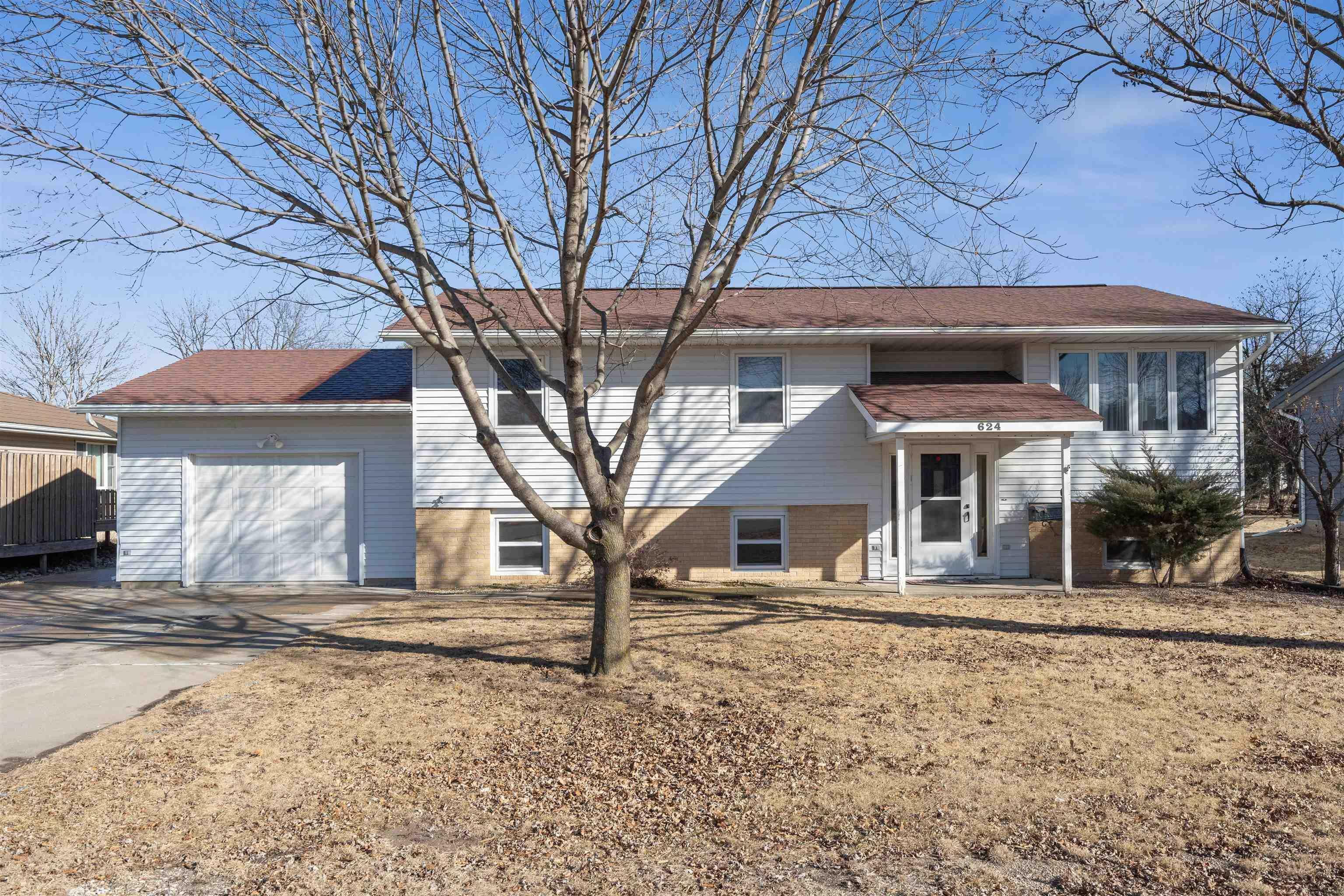 Property Photo:  624 W Street  IA 50666 