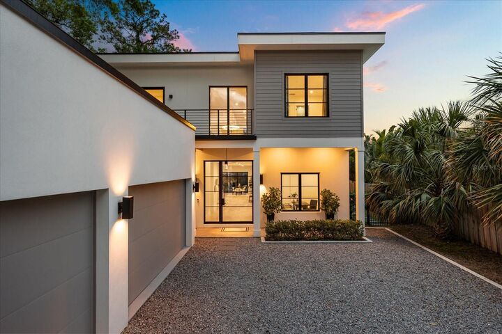 Property Photo: 2412 Chantilly Avenue FL 32789