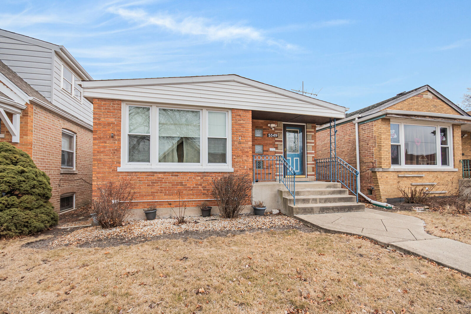 Property Photo: 5549 S Merrimac Avenue IL 60638