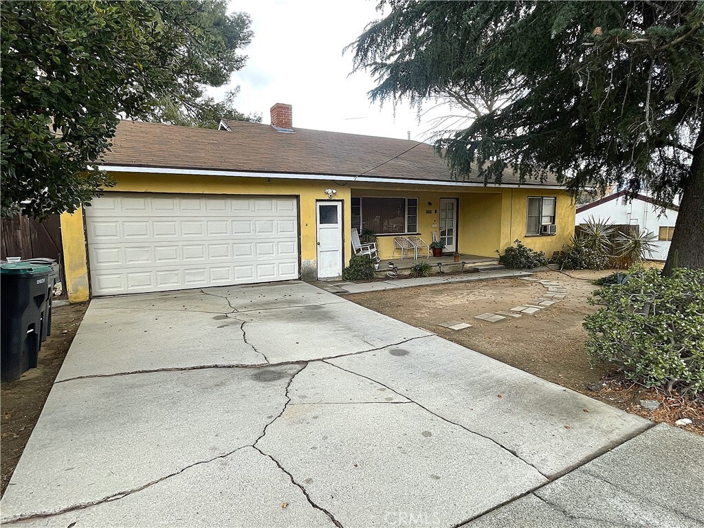 Property Photo: 1568 N Alessandro Street CA 92220