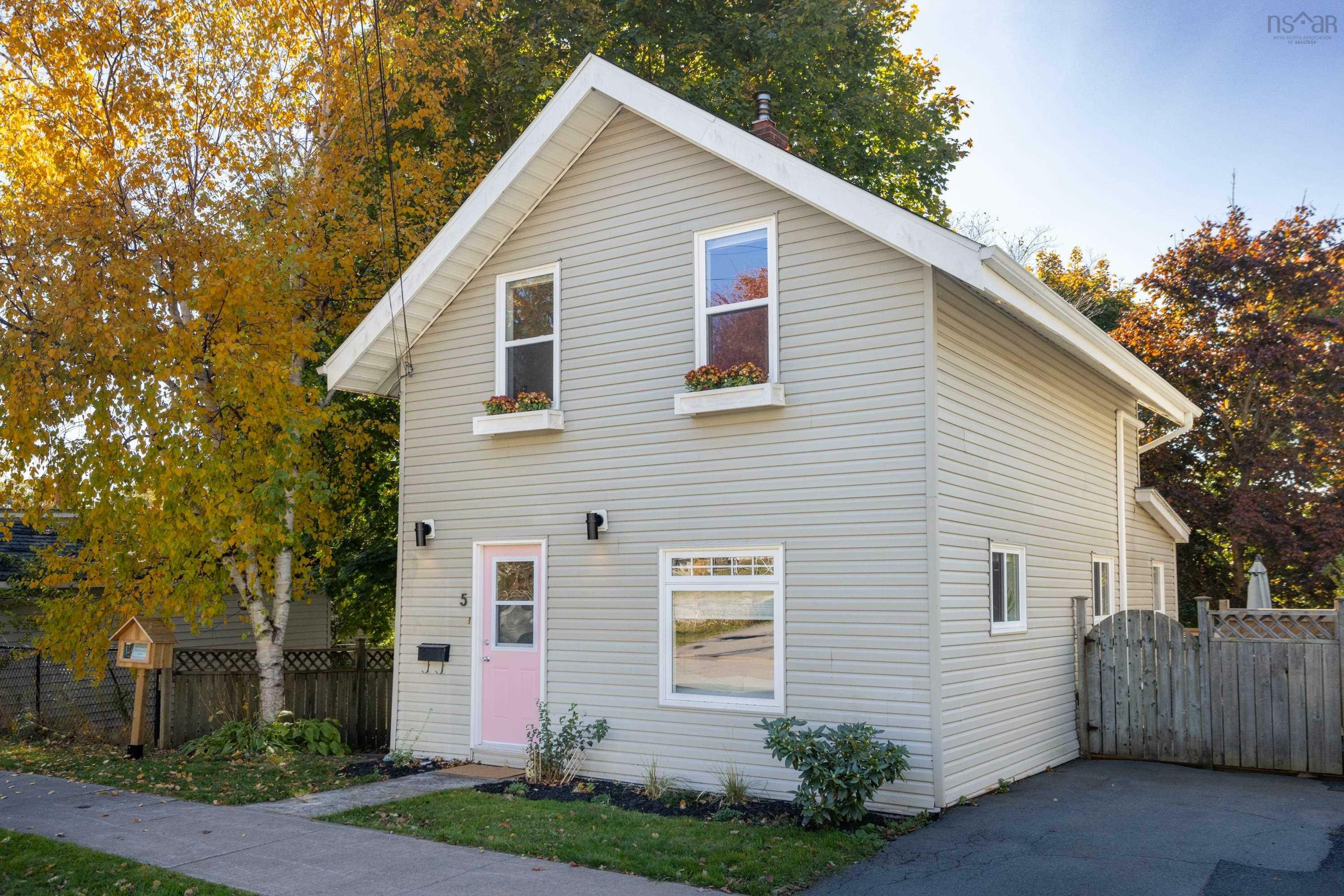 Property Photo:  5 Summit Street  NS B2Y 2X9 