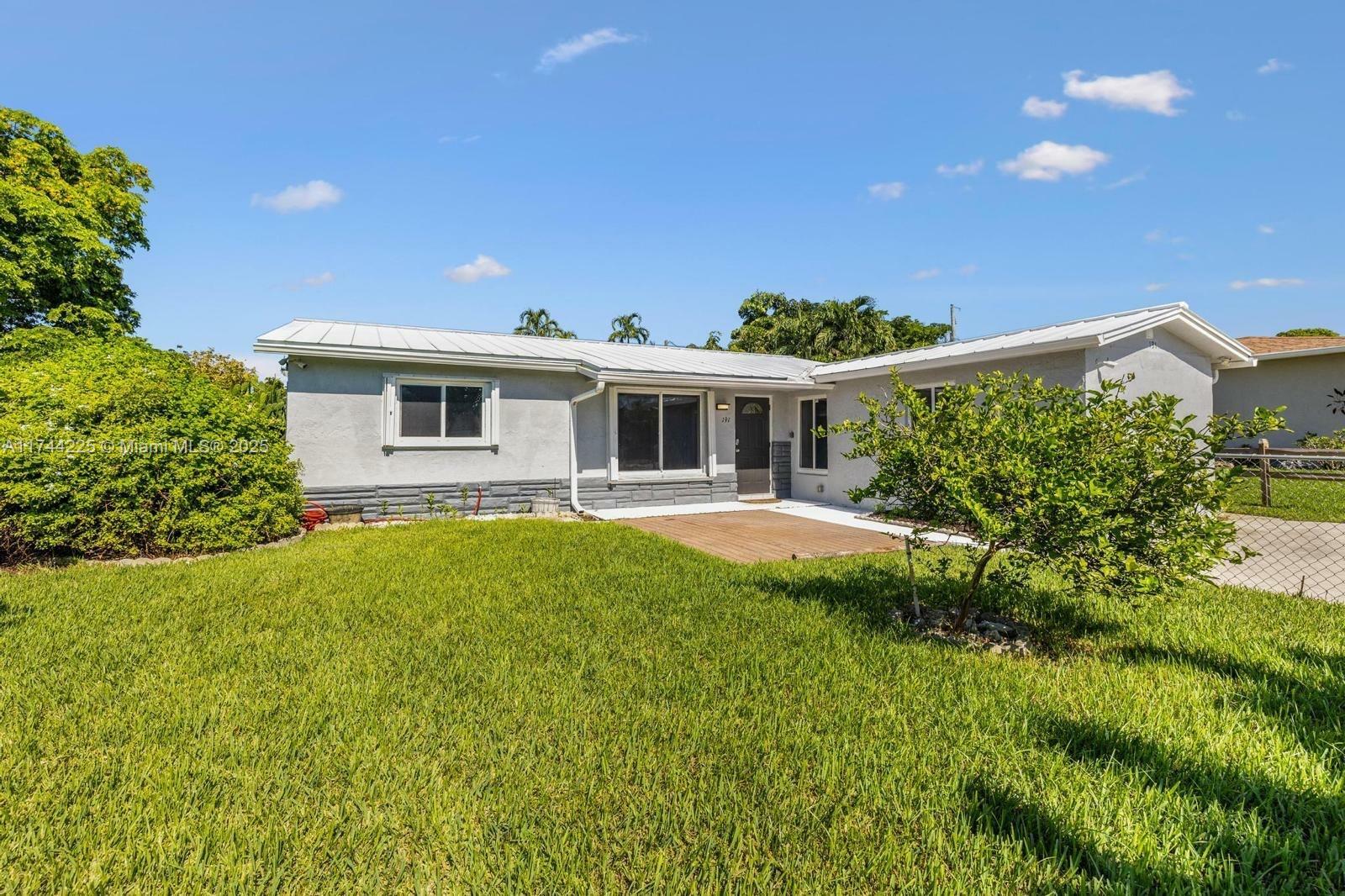 Property Photo:  191 SE 13th Ave  FL 33060 