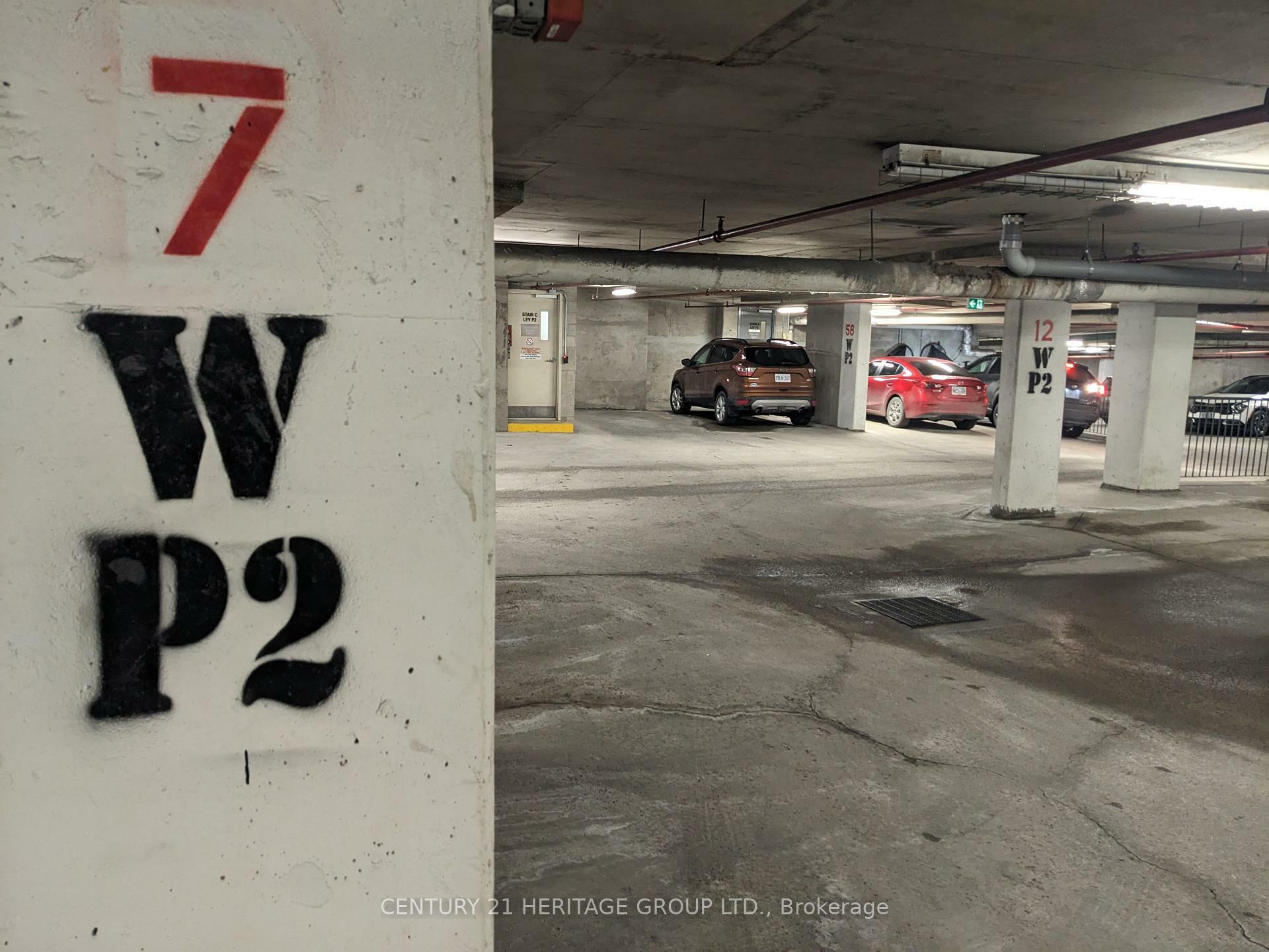 Property Photo: 140 Dunlop Street E P2-W7 ON L4M 6H9