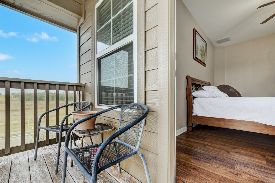 Property Photo: 218 Cloud Road TX 78634