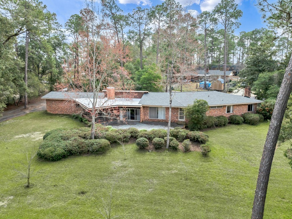 Property Photo:  410 Pinecrest Dr  GA 31707 