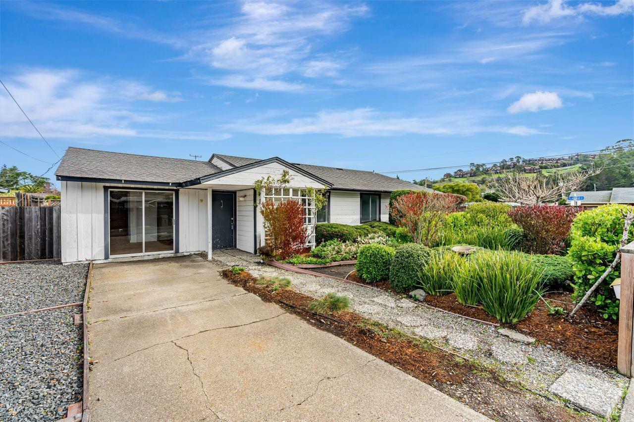 Property Photo:  302 Starling Road  CA 94941 