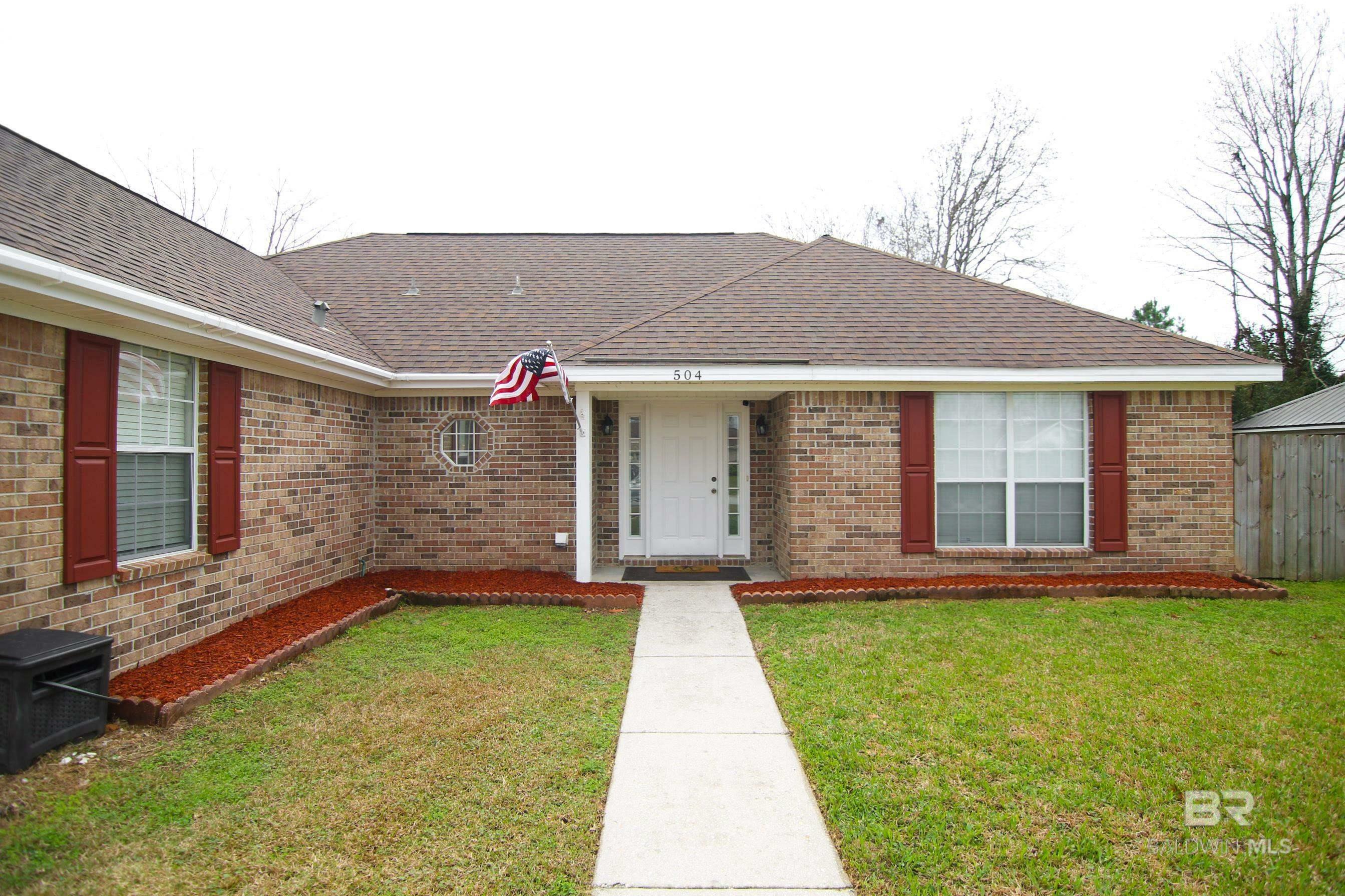 Property Photo:  504 Glenwood Circle  AL 36535 