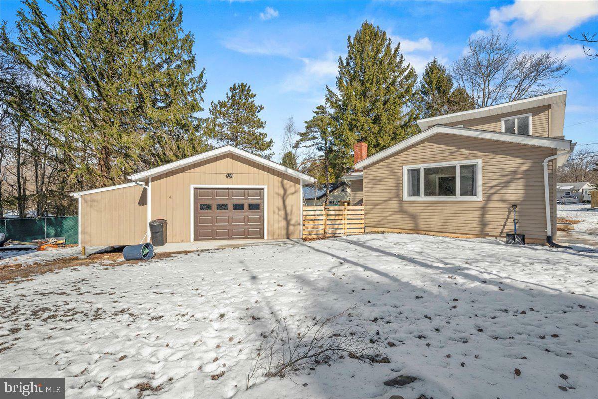 Property Photo: 37 Highridge Road PA 18210