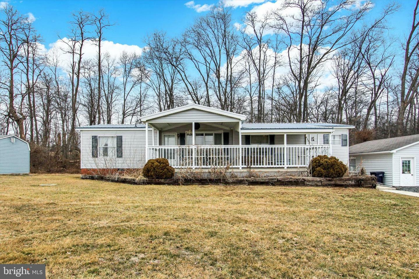 1260 E Berlin Road  New Oxford PA 17350 photo