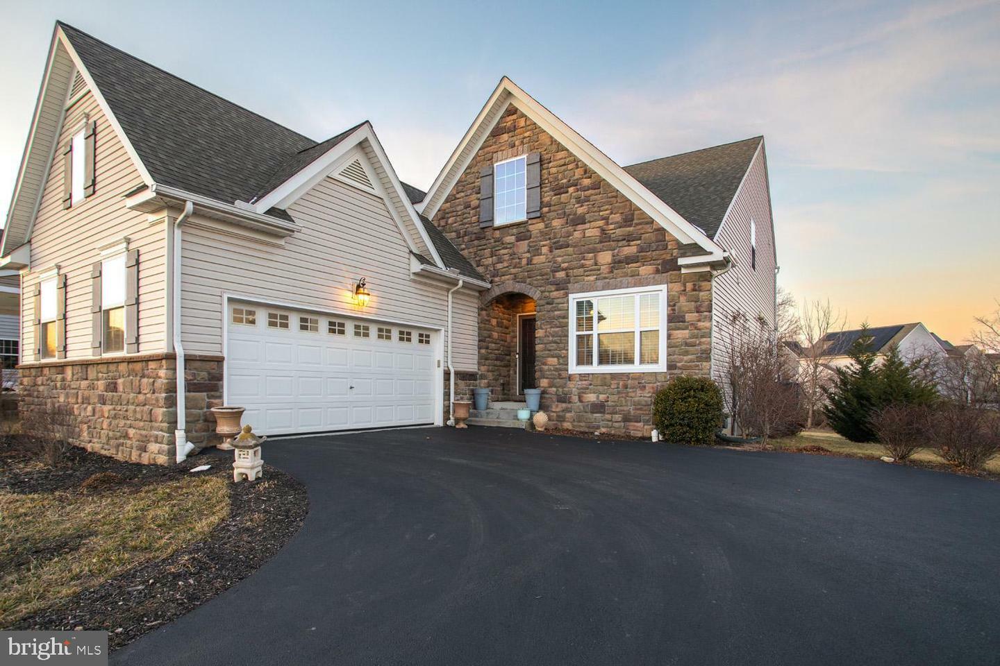 Property Photo:  512 Royer Drive  PA 17601 