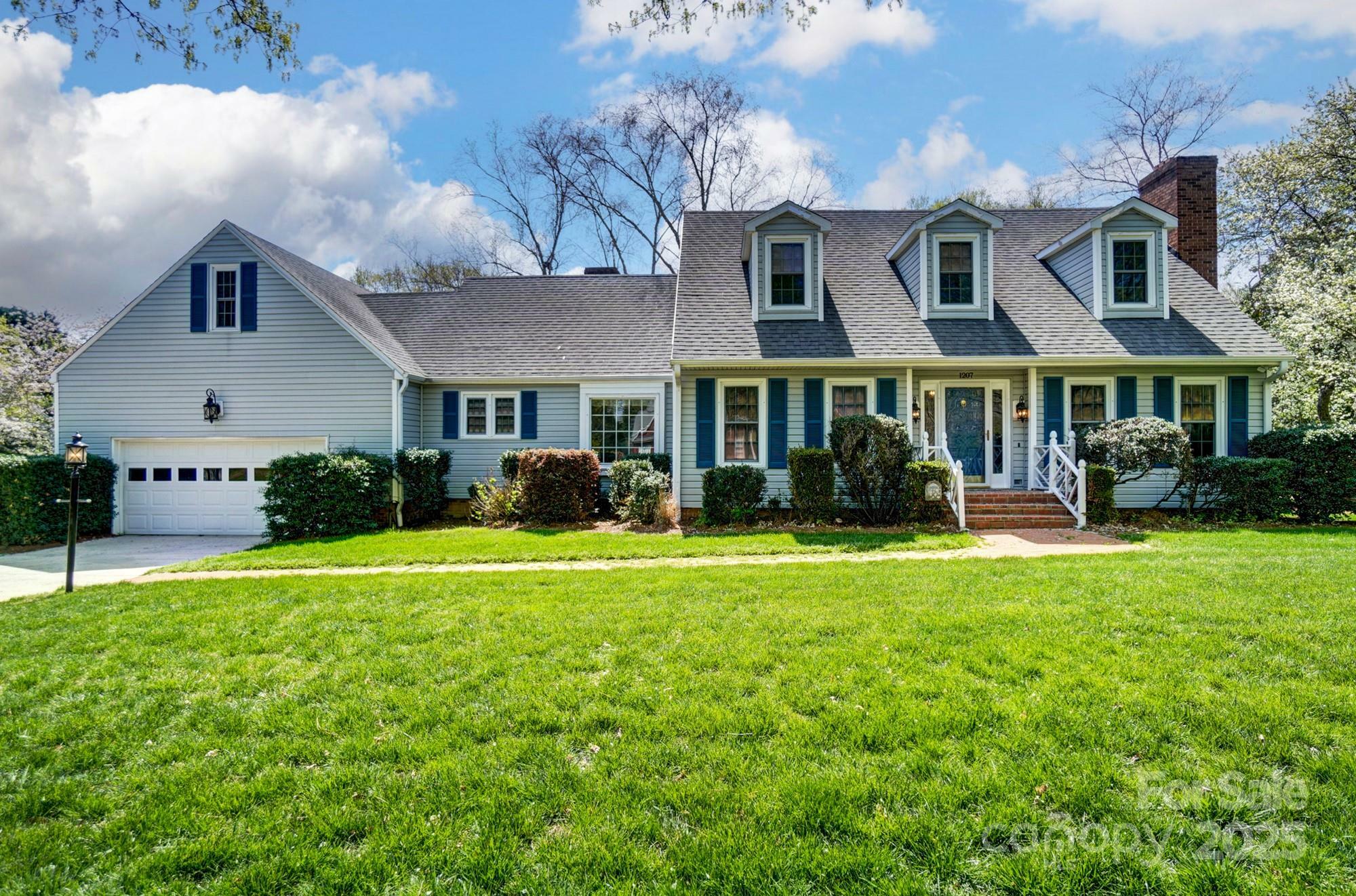 Property Photo: 1207 Chadbourne Avenue NC 28027