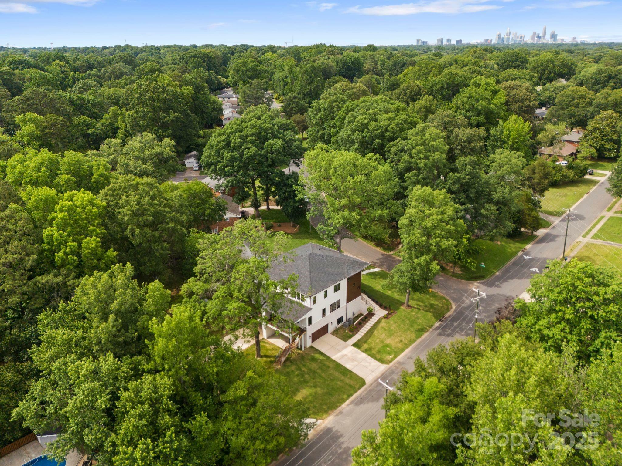 5610 Farmbrook Drive  Charlotte NC 28210 photo