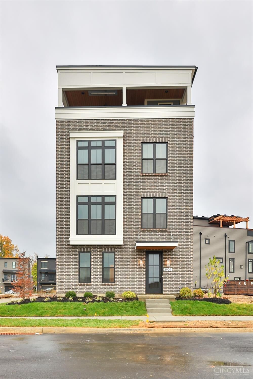 Property Photo:  2909 Three Oaks Lane  OH 45209 