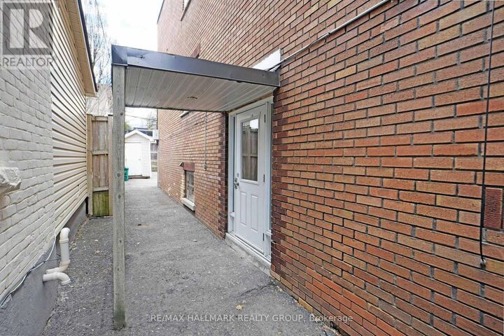 Property Photo:  310 Byron Avenue  ON K1Z 6Z1 