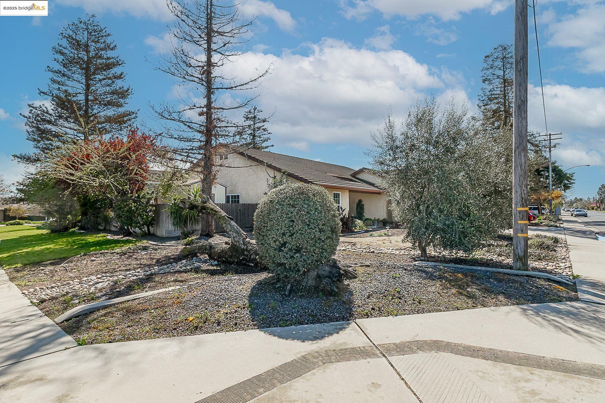Property Photo:  1800 7th St  CA 95326 