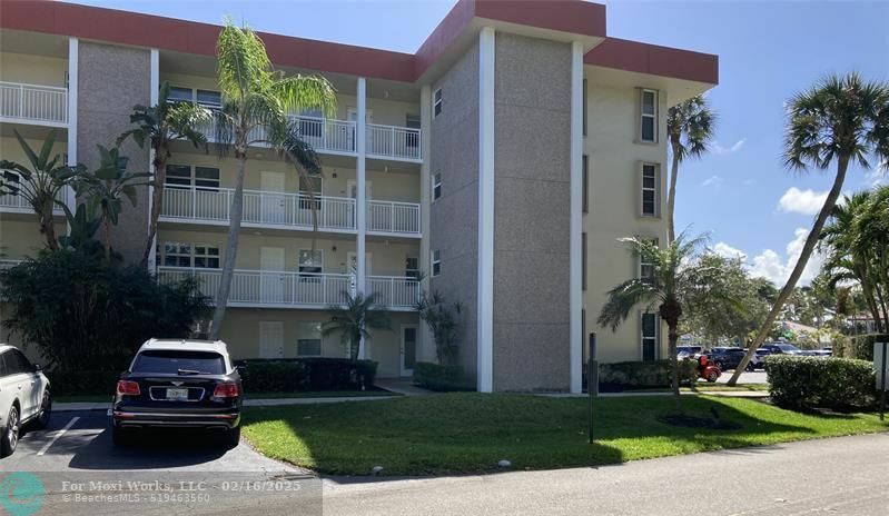 Property Photo:  3000 NE 48th Ct 101  FL 33064 