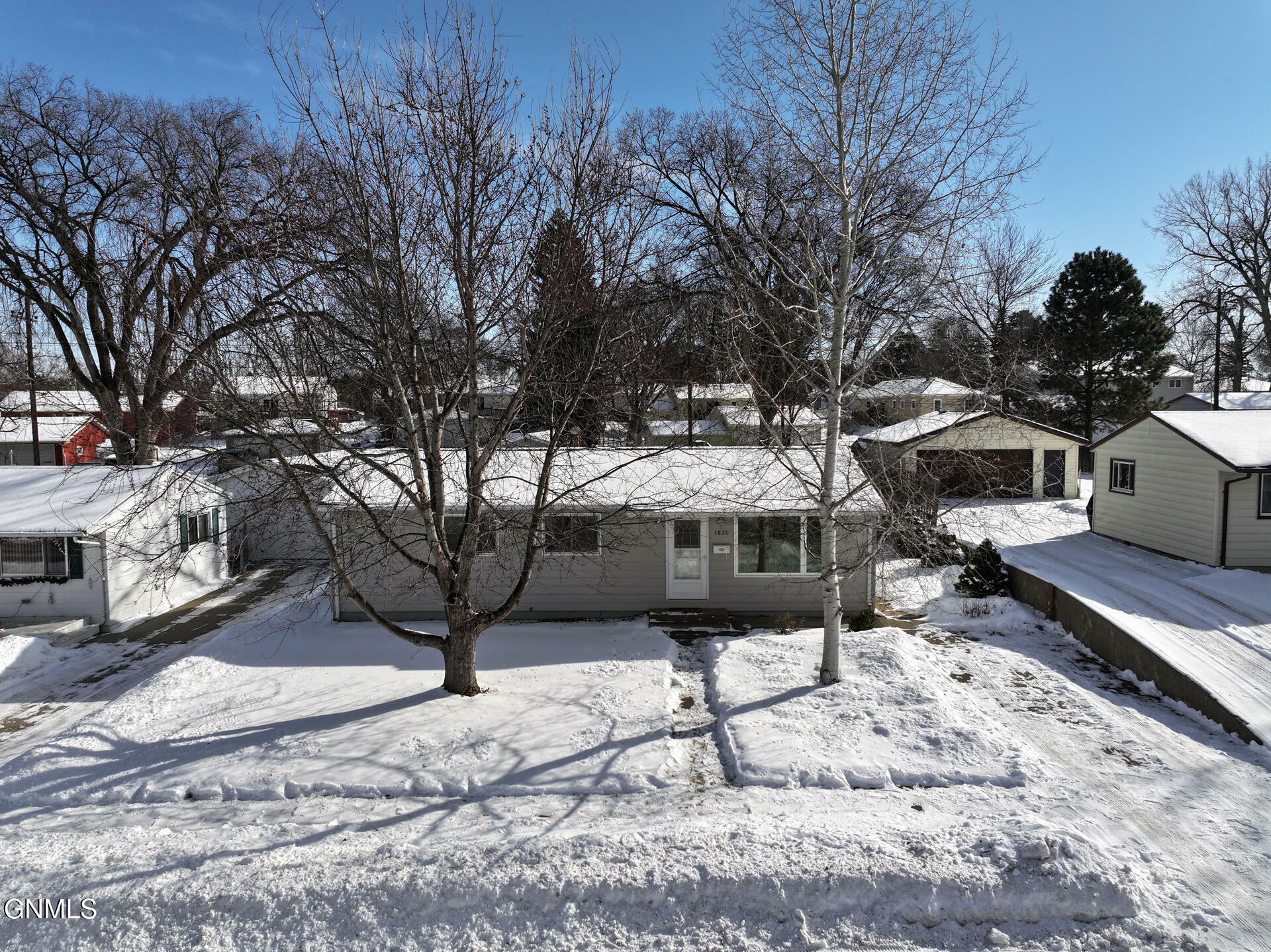 Property Photo:  1821 5th Street  ND 58501 