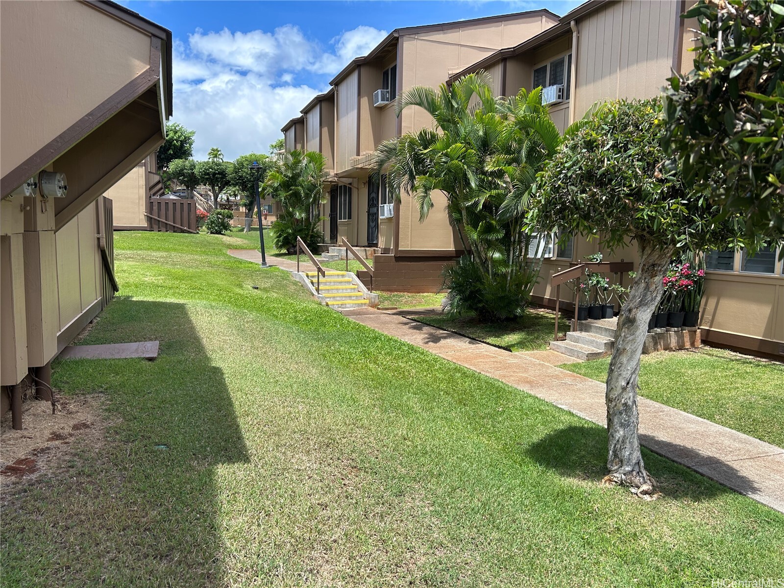 Property Photo:  98-1385 Hinu Place 77  HI 96782 
