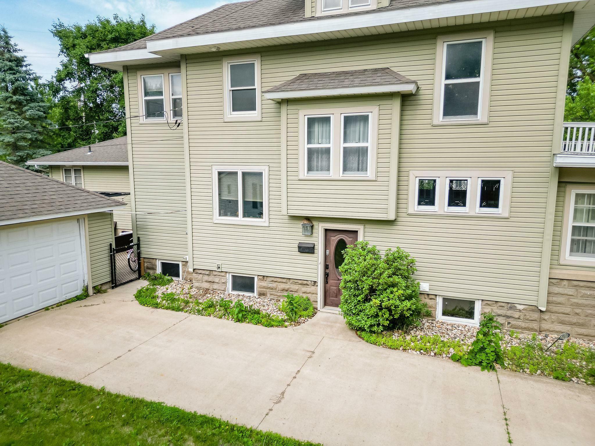Property Photo: 208 W 6th St. IA 50674