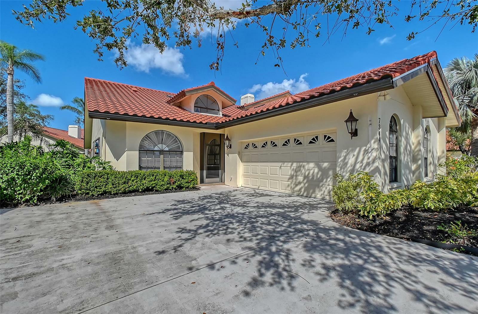 Property Photo: 7344 Villa D Este Drive FL 34238