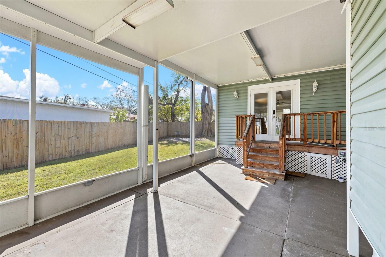 Property Photo:  2512 Alva Drive  FL 33614 