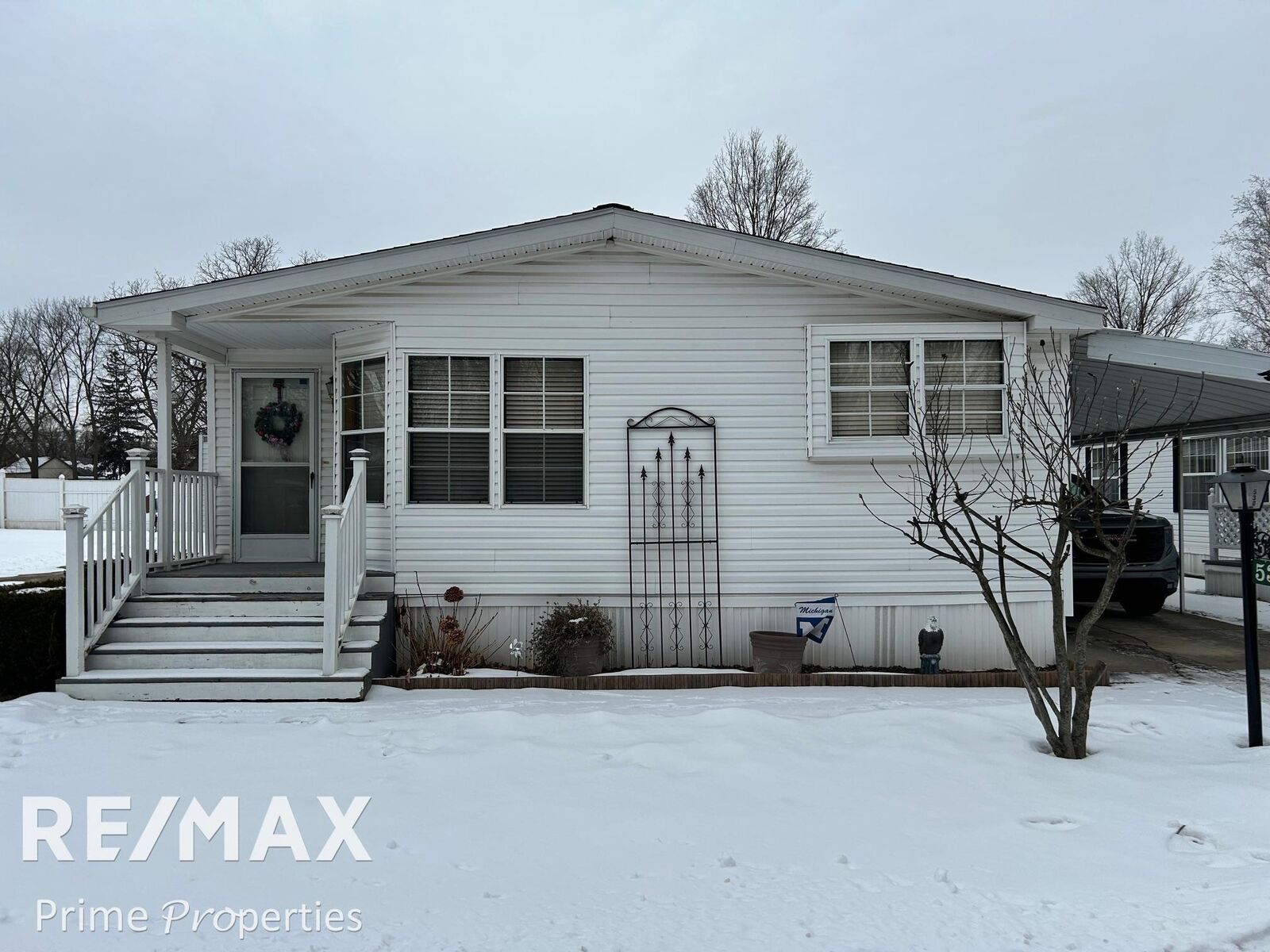 Property Photo:  530 Park Lawn Street  MI 48420 