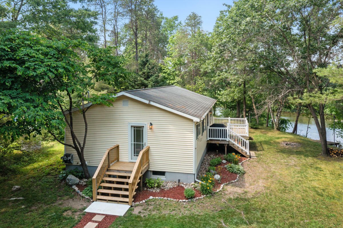 18678 Lawrence Drive  Stanwood MI 49346 photo
