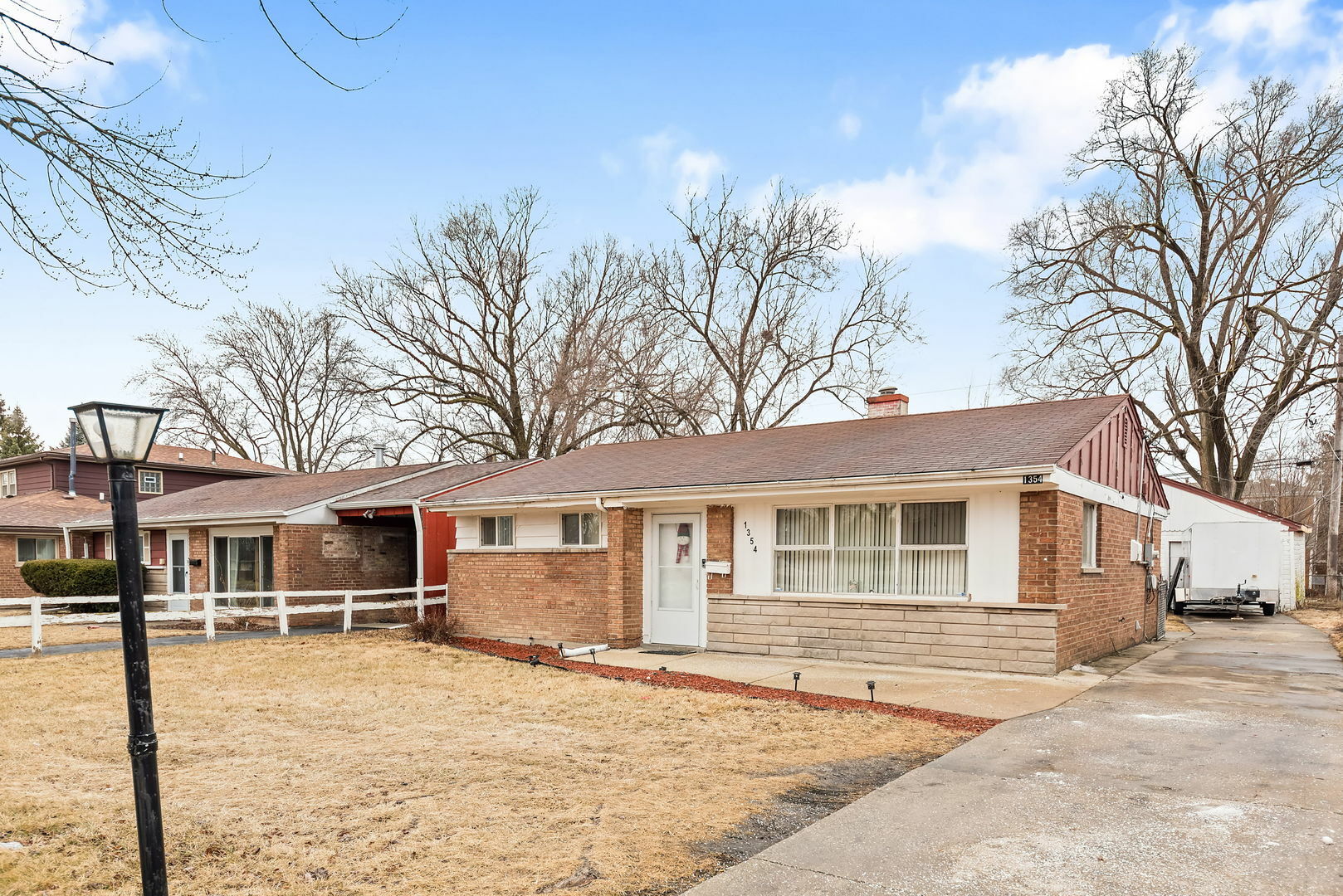 Property Photo:  1354 Gordon Avenue  IL 60409 