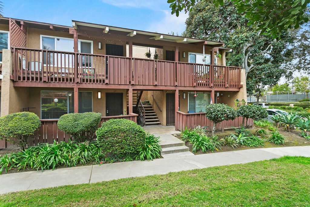 Property Photo:  1000 W Macarthur Boulevard 67  CA 92707 