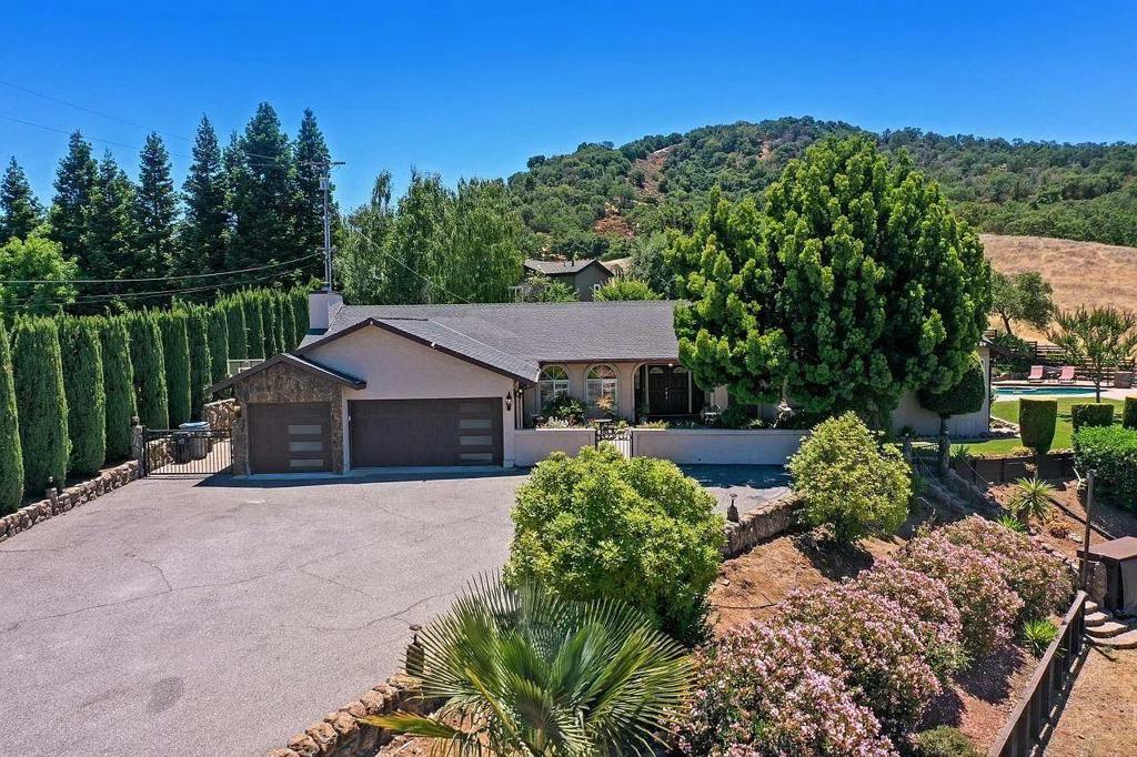 Property Photo:  1172 Grimley Lane  CA 95120 