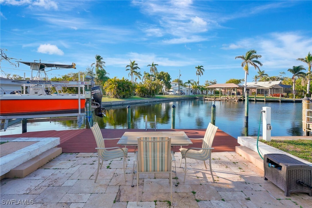 Property Photo: 14330 McGregor Boulevard FL 33919