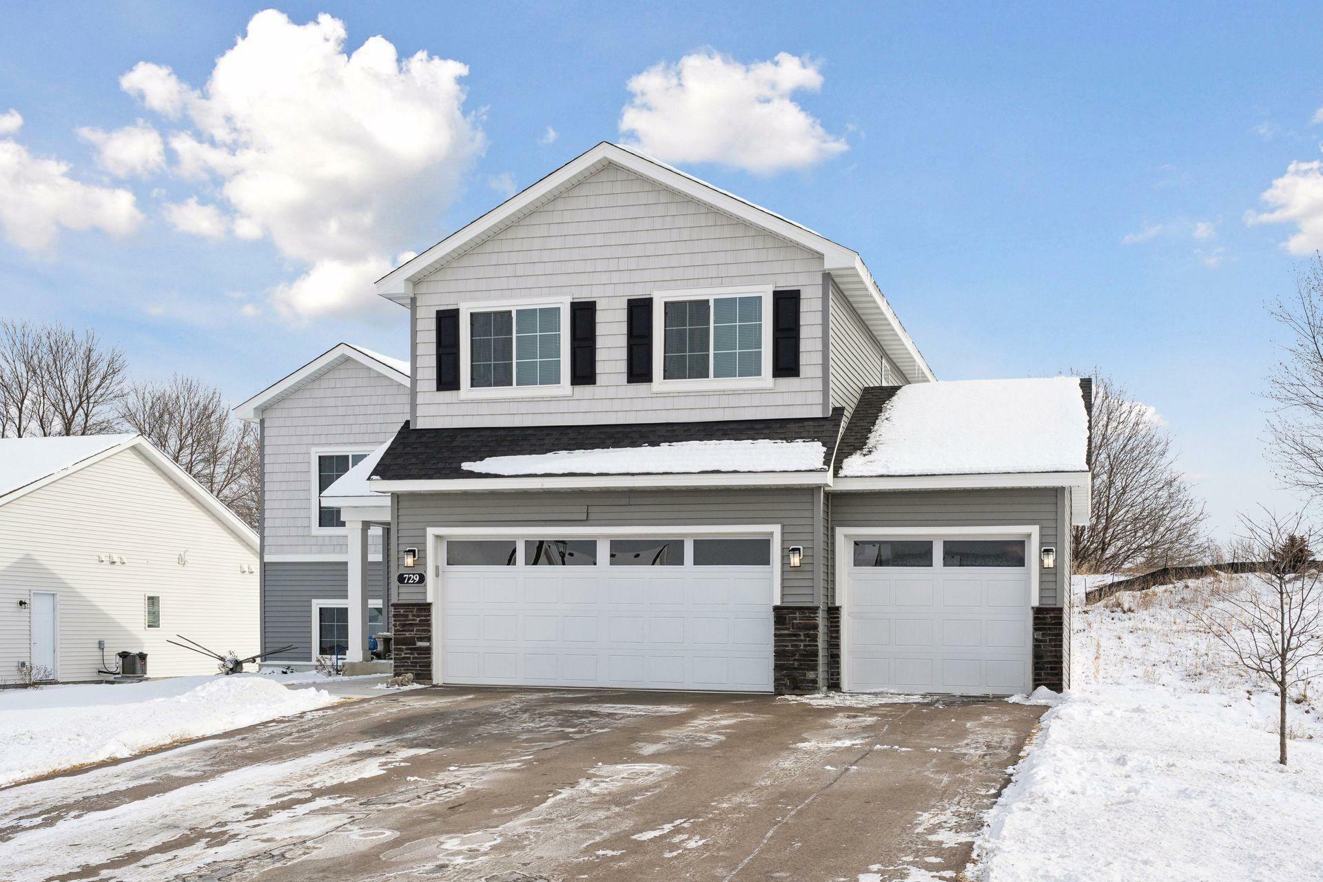 Property Photo:  729 Mallard Street NE  MN 55341 