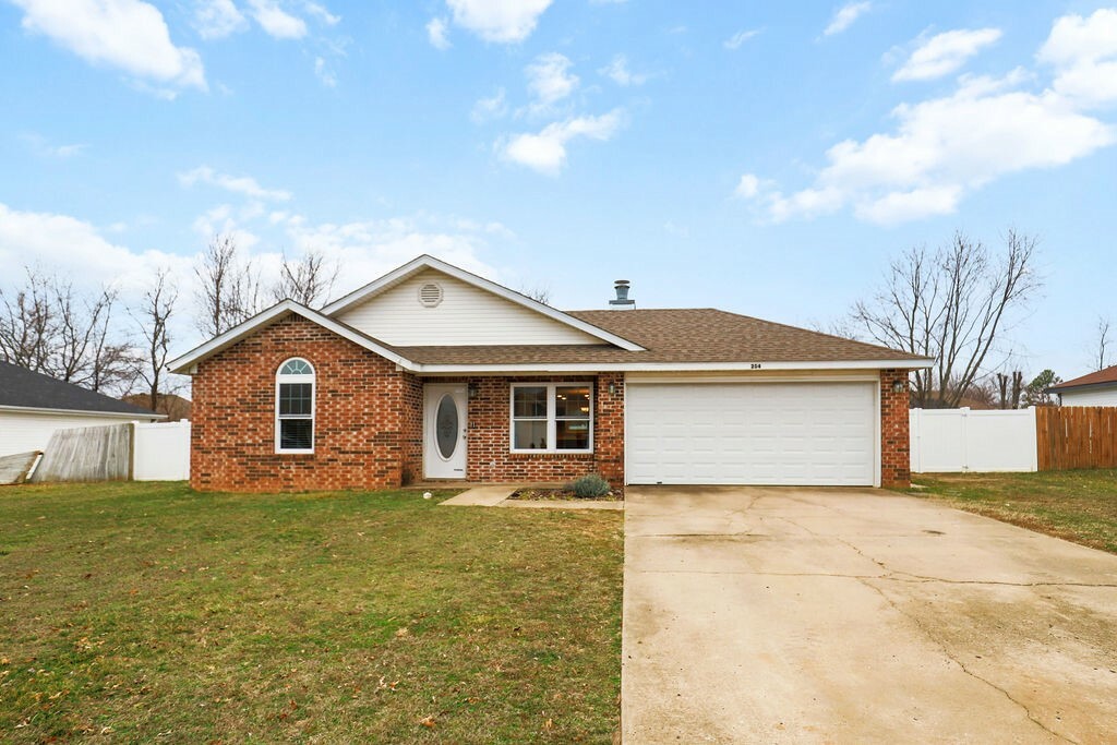 Property Photo:  204 N Michael Street  AR 72745 