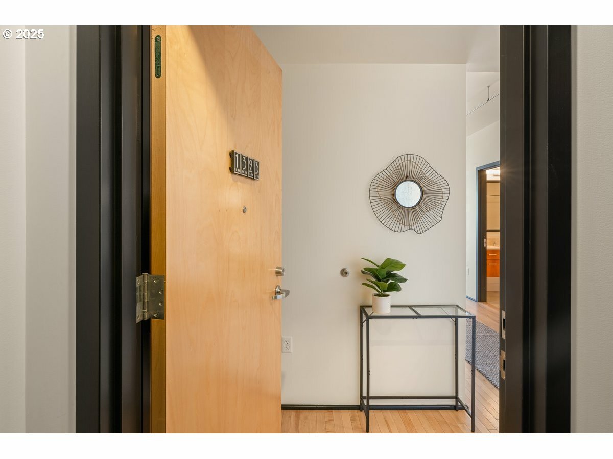 Property Photo: 333 NW 9th Ave 1323 OR 97209