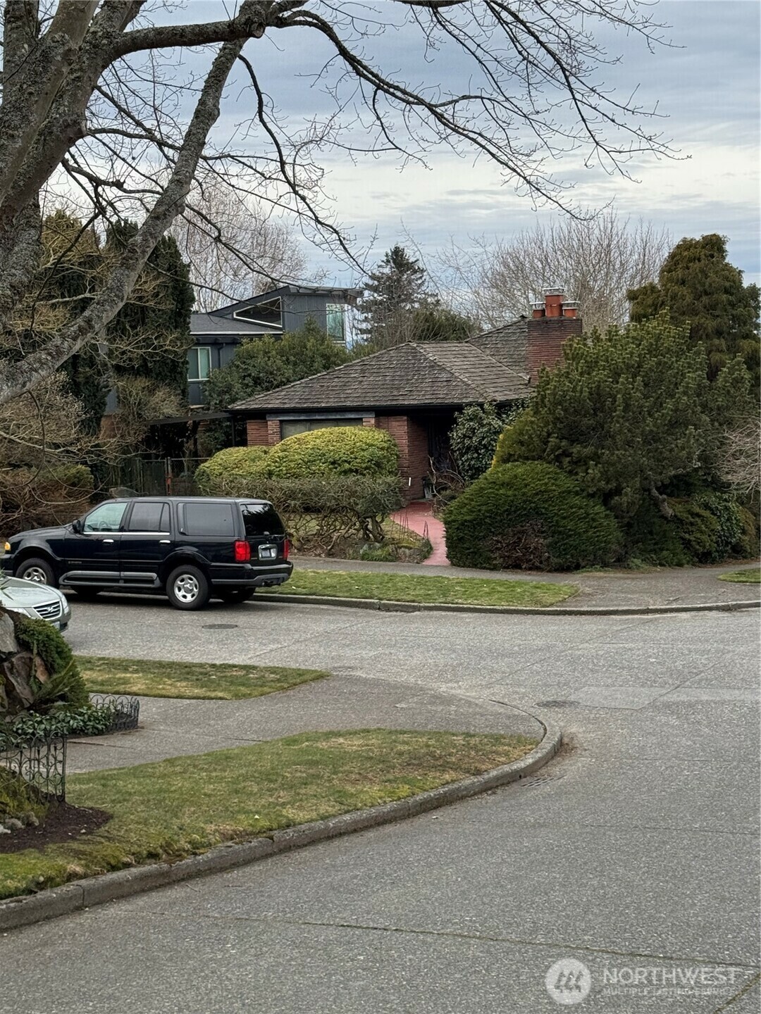 Property Photo: 3057 42nd Avenue W WA 98199