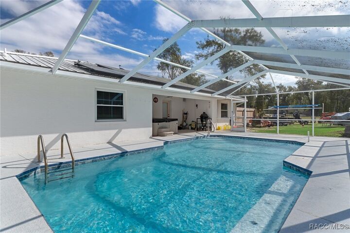 Property Photo:  943 Maple Avenue  FL 34452 