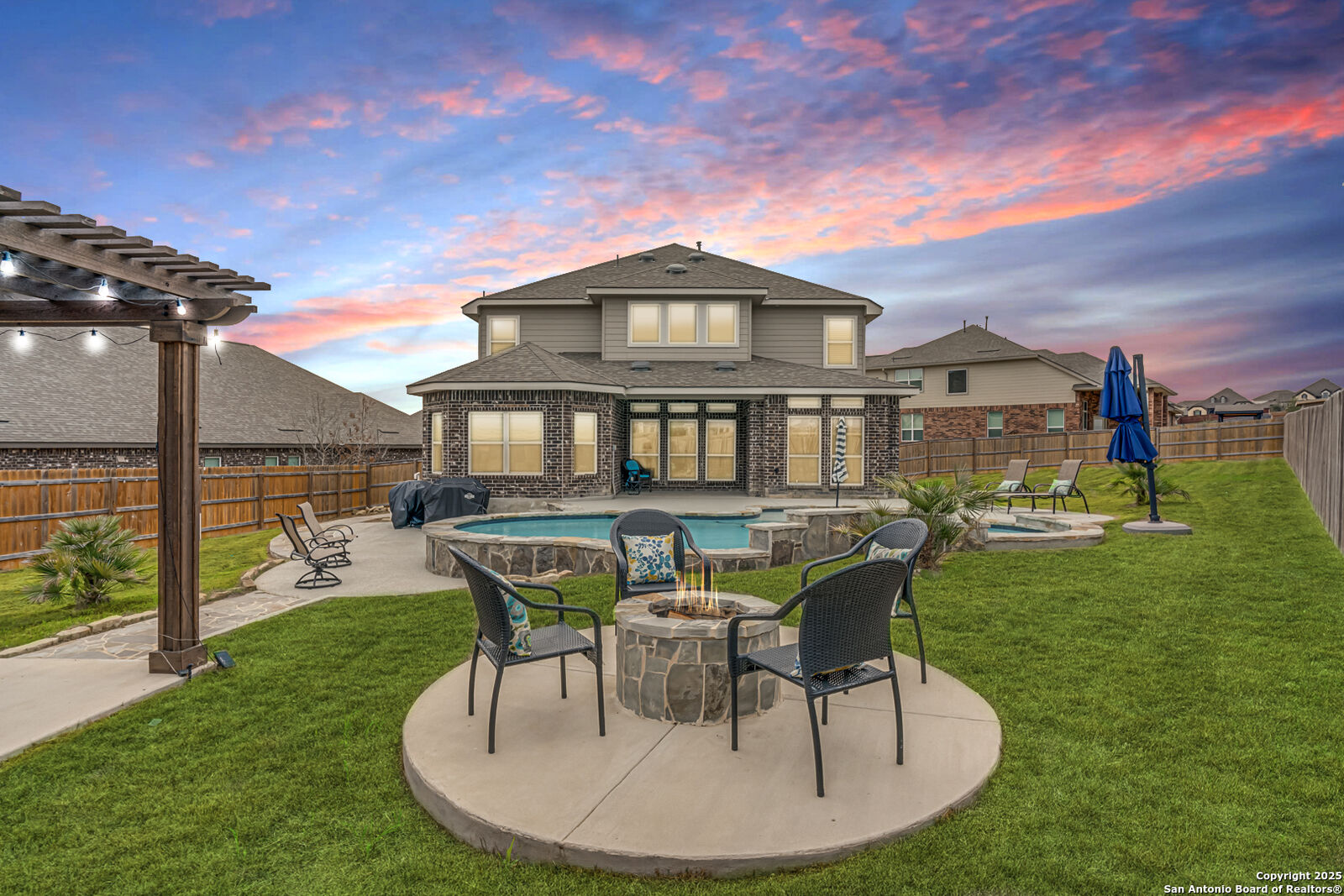 Property Photo: 1607 Oak Willow Dr TX 78245