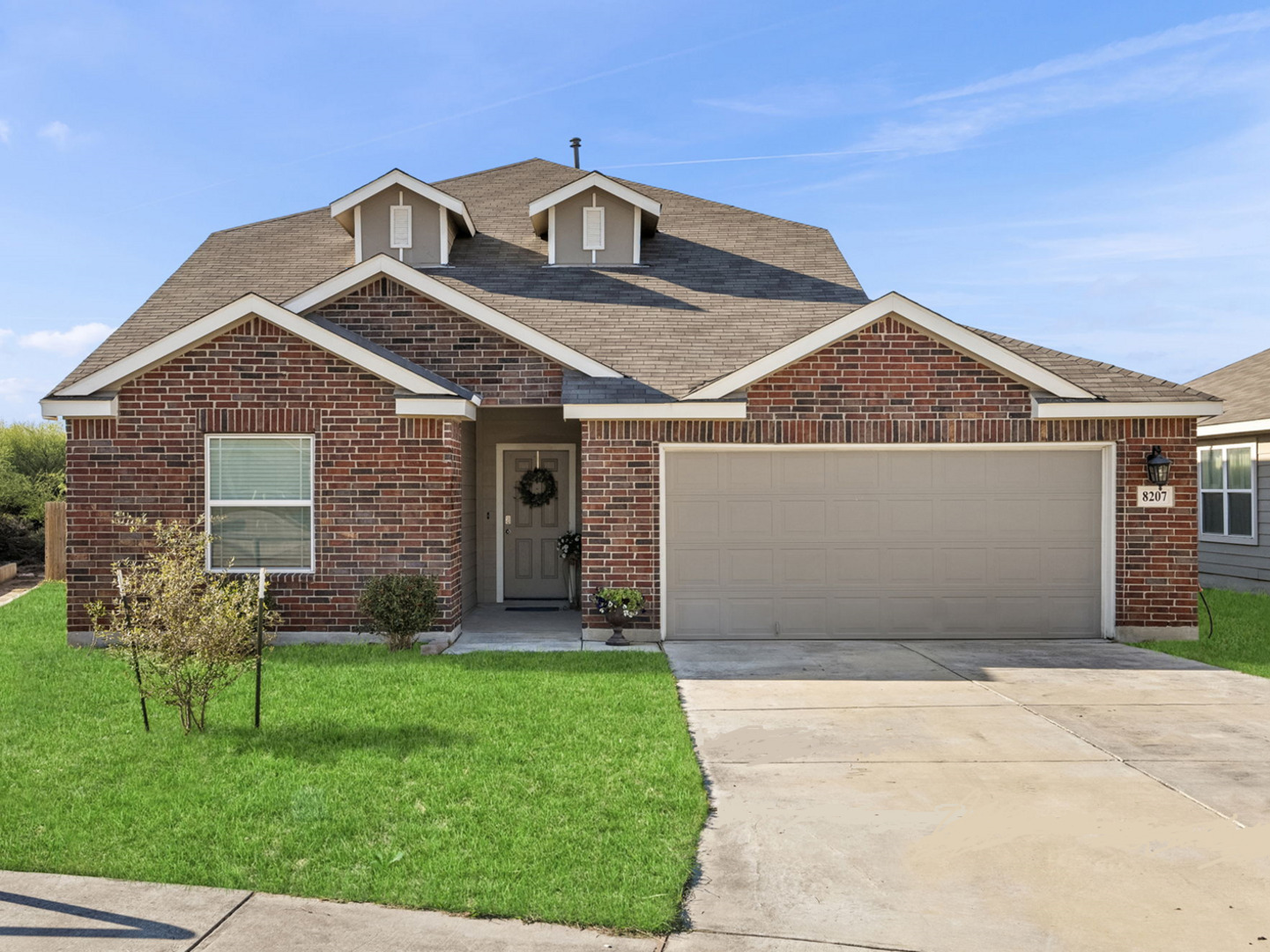 Property Photo: 8207 Chasemont Ct TX 78109