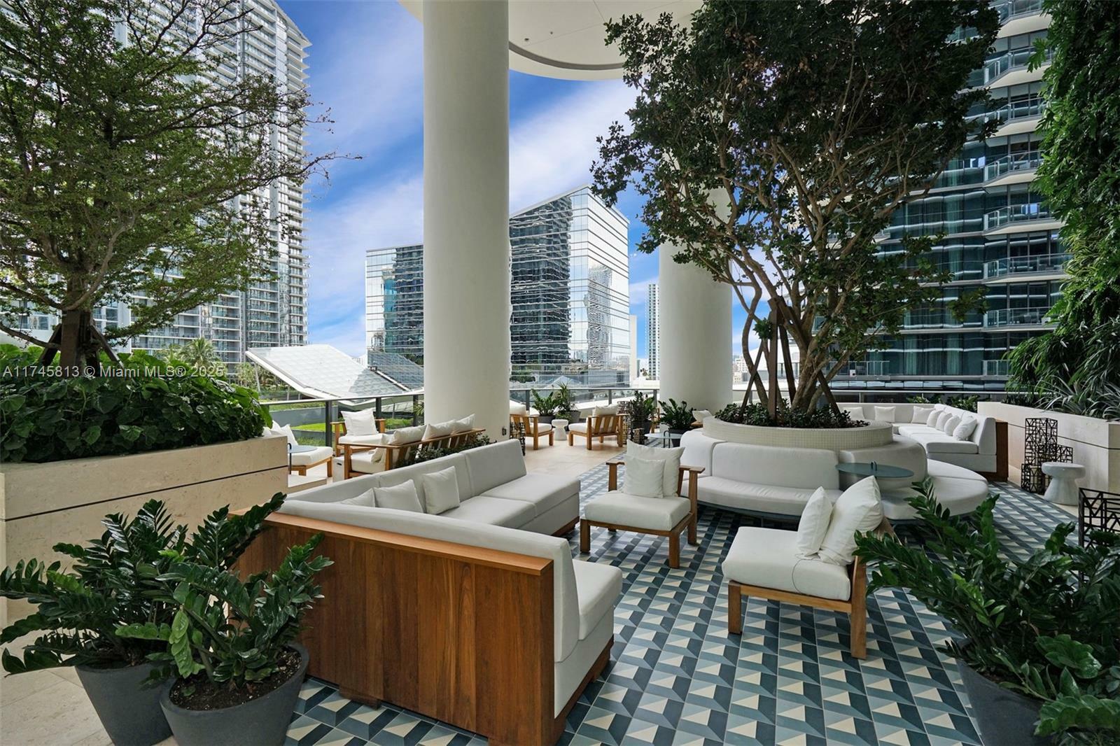 Property Photo:  801 S Miami Ave 5010  FL 33130 