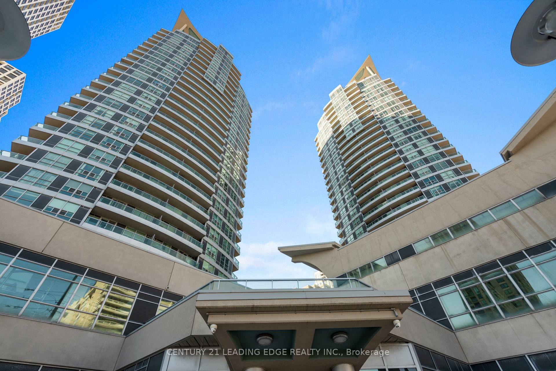 Property Photo: 33 Elm Drive 1808 ON L5B 4M2