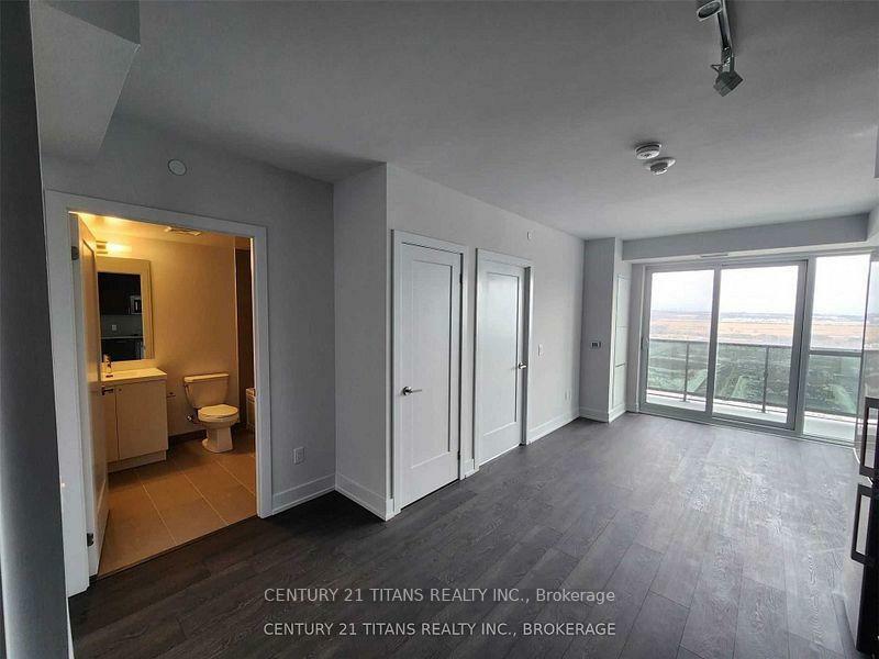 Property Photo: 2550 Simcoe St N 2512 ON L1L 0R5