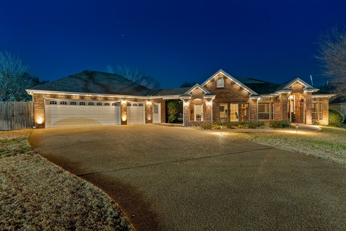 Property Photo: 1207 Hyacinth Drive TX 76502