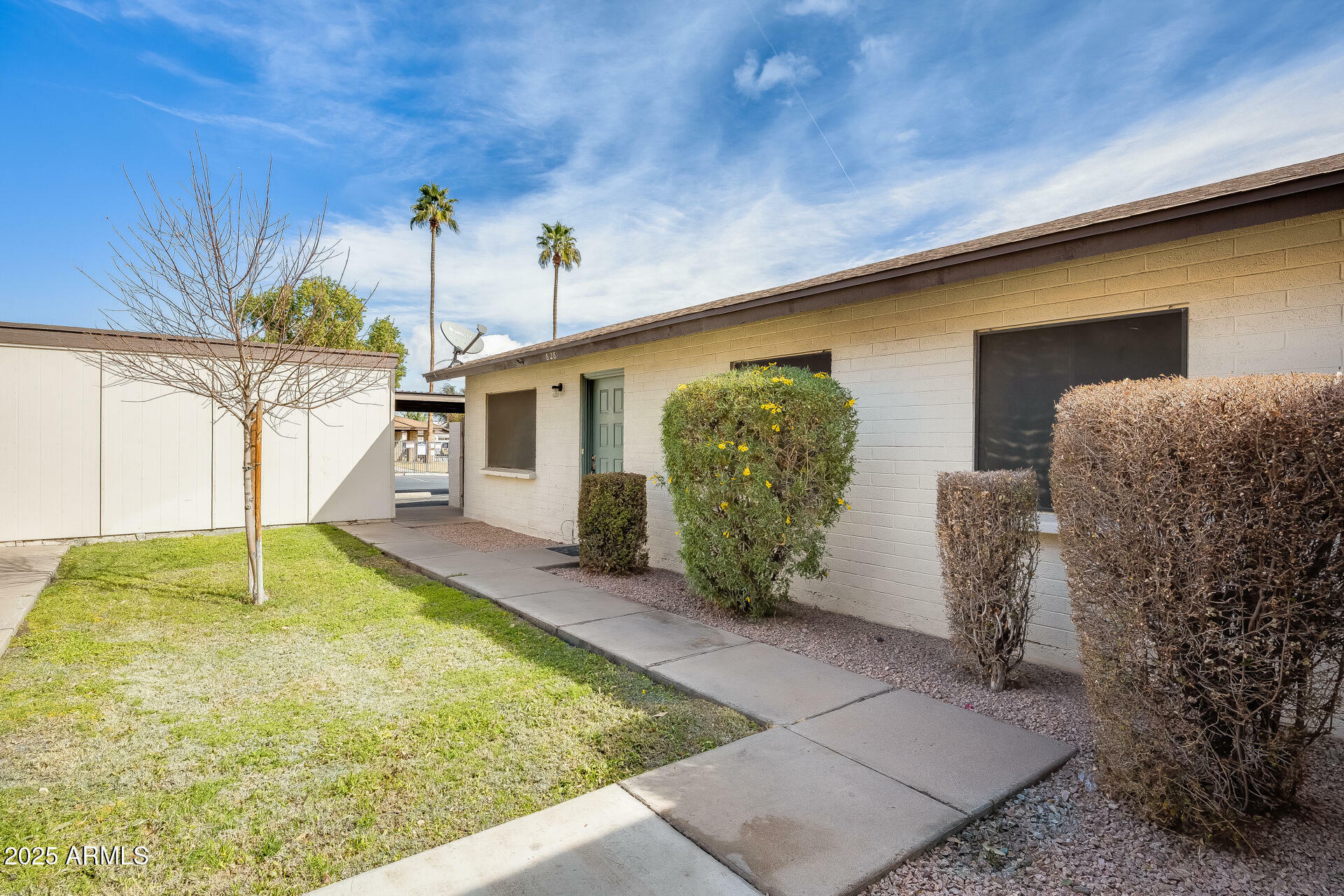 Property Photo: 828 W Laguna Drive AZ 85282