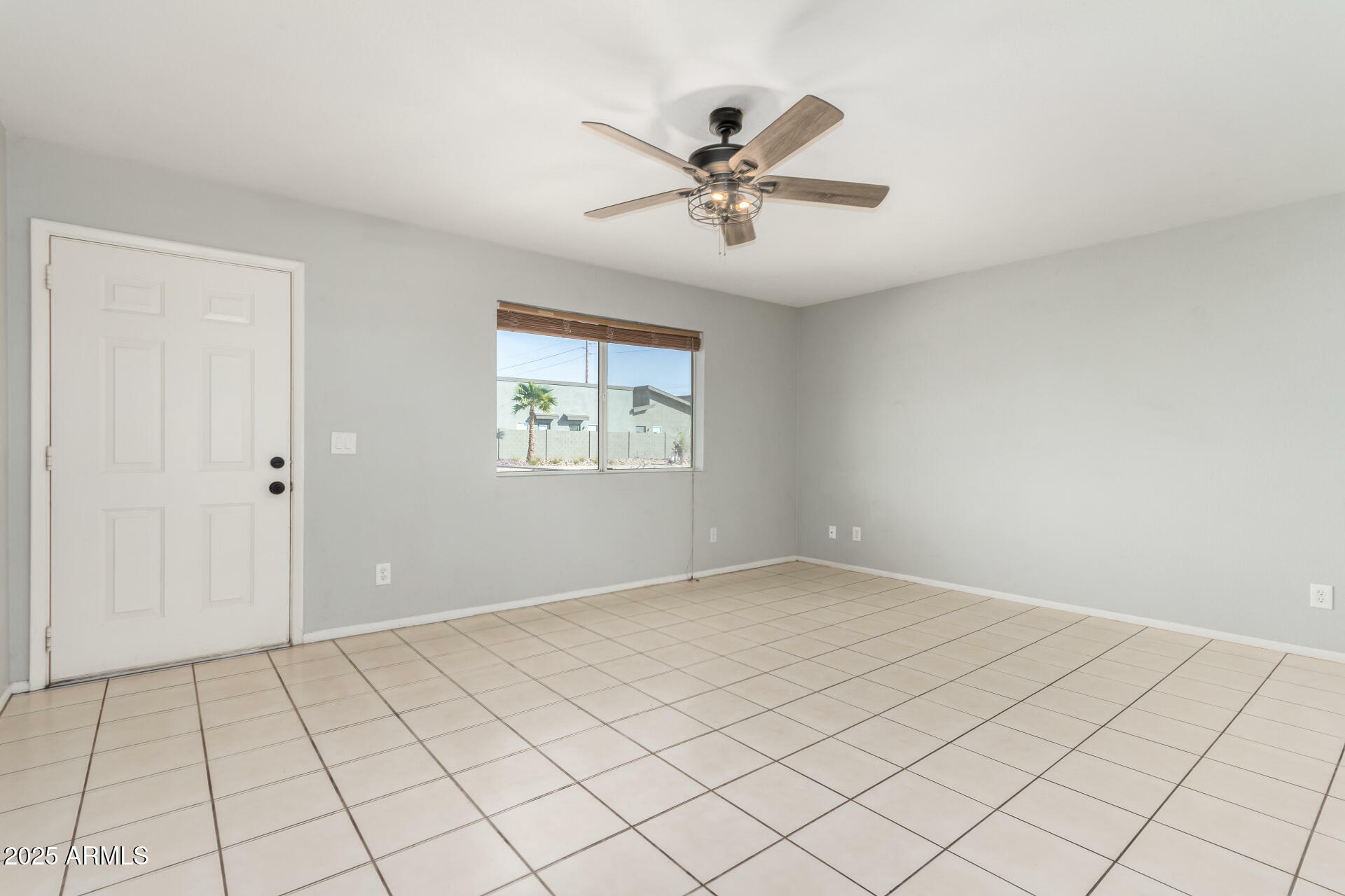 Property Photo:  848 N Main Drive  AZ 85120 