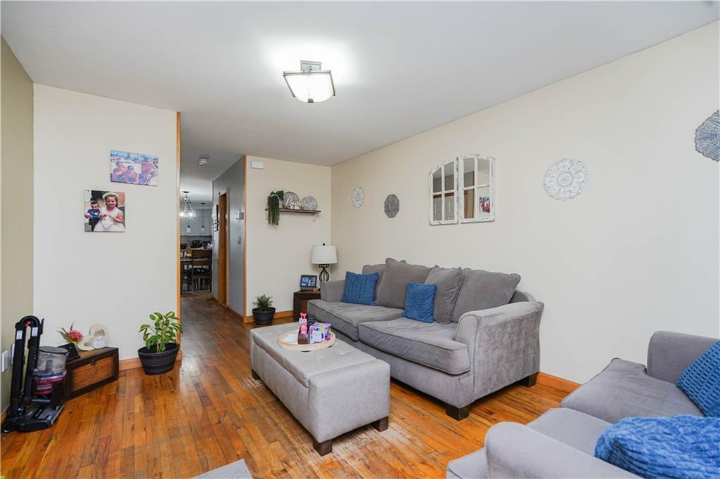 Property Photo:  184 Livingston Avenue  NY 10314 